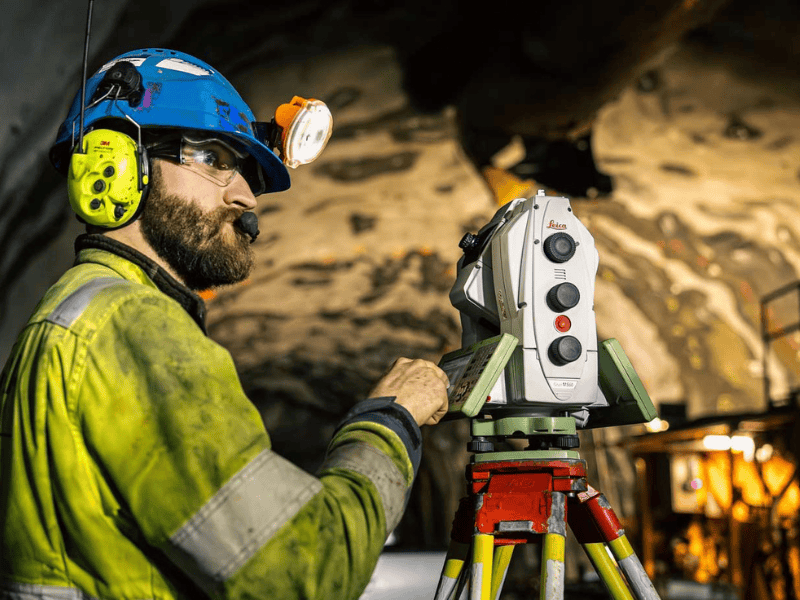 Software CAD per Modellazione Solidi e Superfici Avanzate