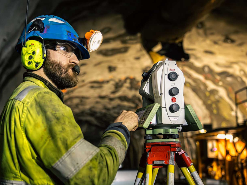 Software CAD per Modellazione Solidi e Superfici Avanzate